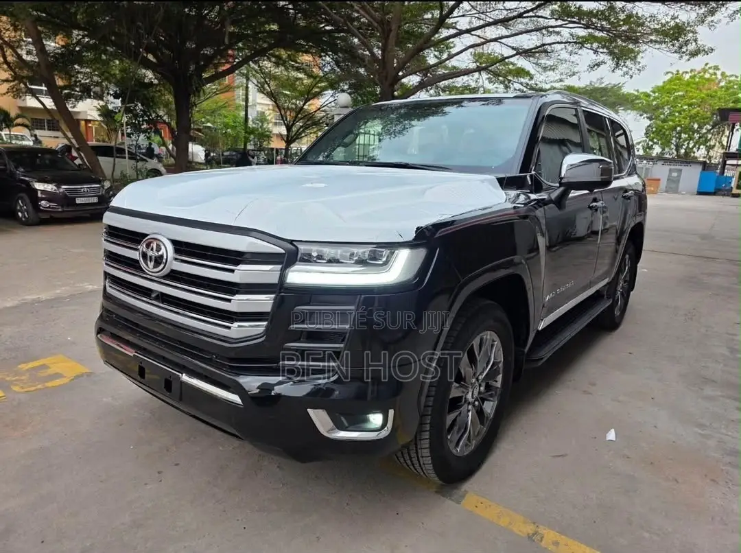 Nouveau Toyota Land Cruiser Prado 2.4 Petrol 2025 Noir