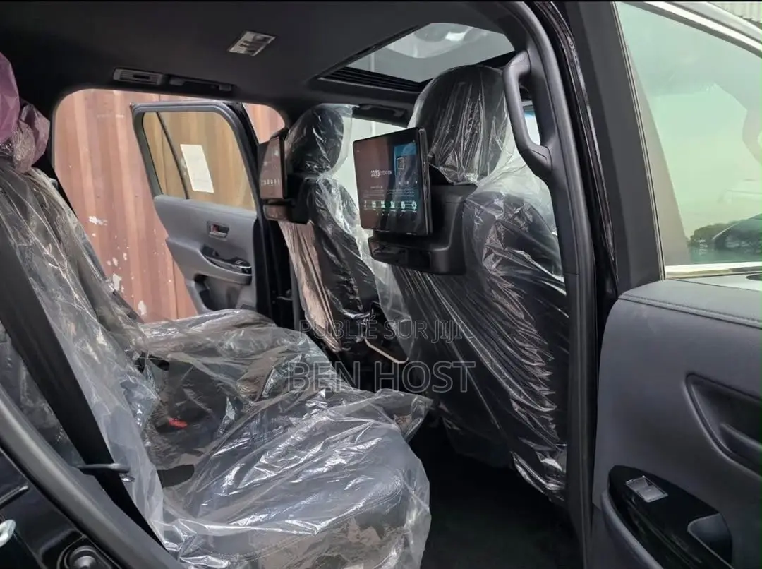 Nouveau Toyota Land Cruiser Prado 2.4 Petrol 2025 Noir