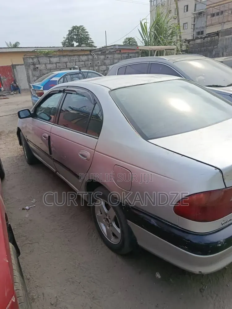Toyota Corolla 2025 Bleu