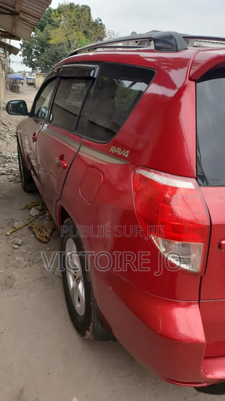 Toyota RAV4 2016 Rouge