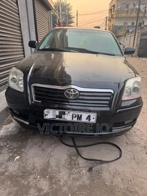 Toyota Avensis 2016 Noir
