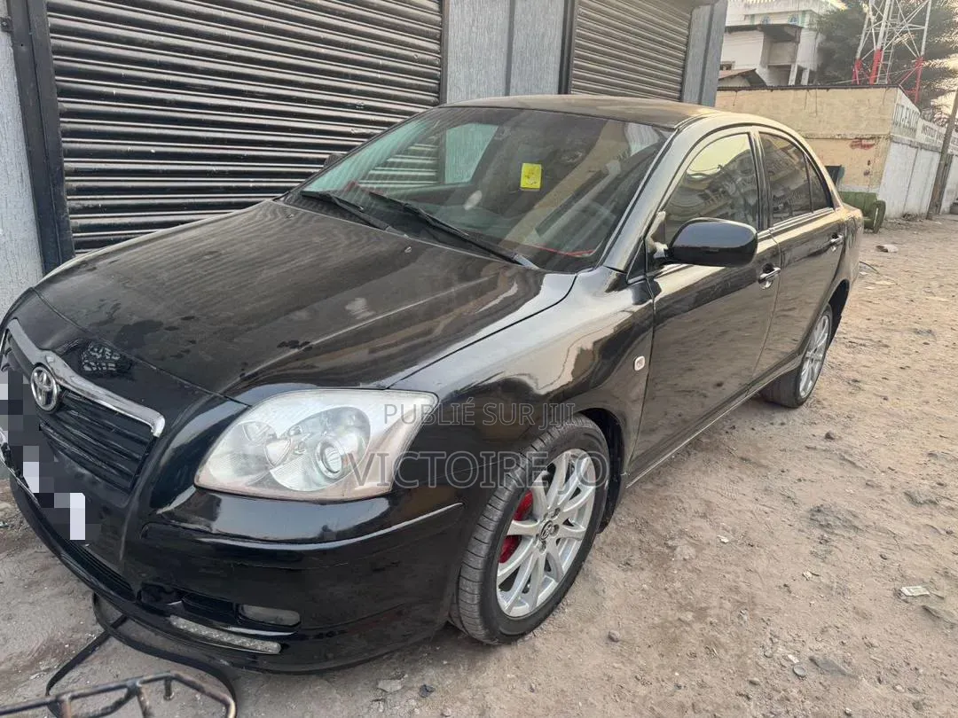 Toyota Avensis 2016 Noir