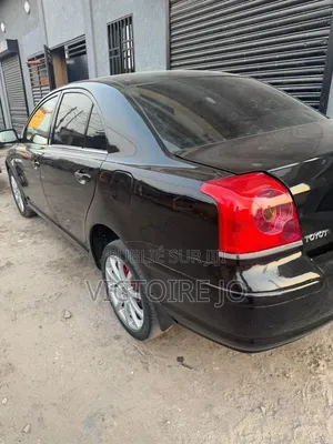 Toyota Avensis 2016 Noir