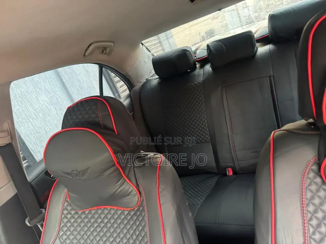 Toyota Avensis 2016 Noir