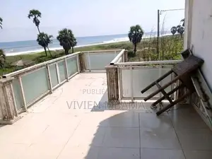 4chbre Villa dans Ngoyo à Vendre
