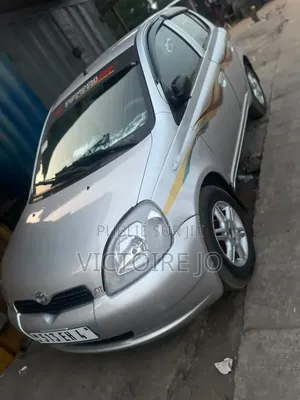 Toyota Yaris 2018 Gris