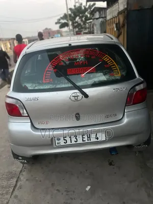 Toyota Yaris 2018 Gris
