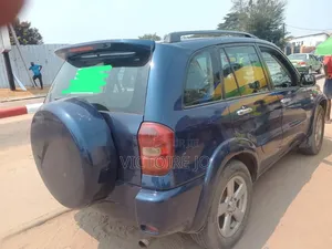 Toyota RAV4 2005 Bleu