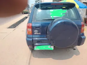 Toyota RAV4 2005 Bleu