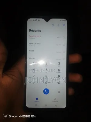 Téléphone À Vendre Presque Neuf