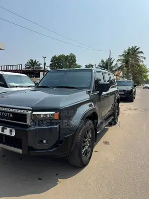 Toyota Land Cruiser Prado 2.4 Petrol 2025 Gris