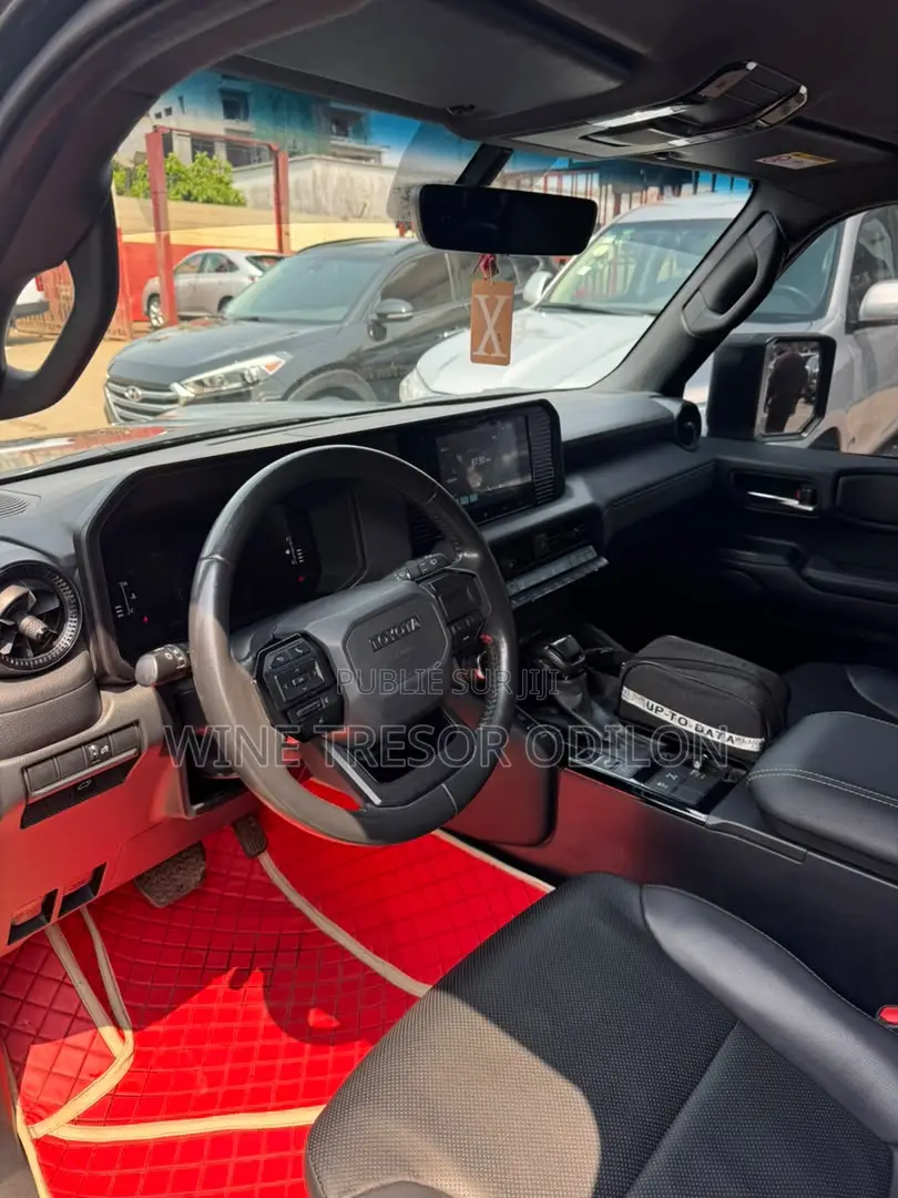 Toyota Land Cruiser Prado 2.4 Petrol 2025 Gris