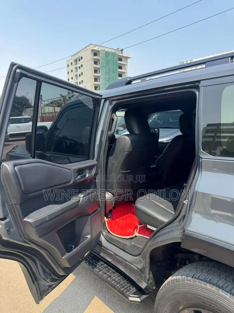 Toyota Land Cruiser Prado 2.4 Petrol 2025 Gris