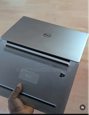 Nouveau Dell XPS 13 9360 8GB Intel Core i5 SSD 256GB