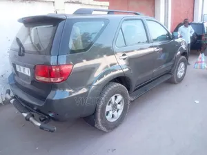 Toyota Fortuner 2014 Gris