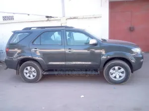 Toyota Fortuner 2014 Gris