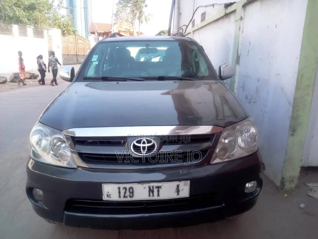 Toyota Fortuner 2014 Gris