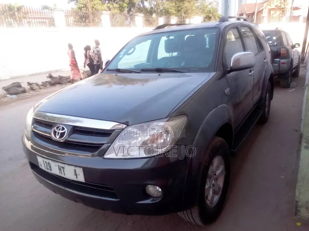 Toyota Fortuner 2014 Gris