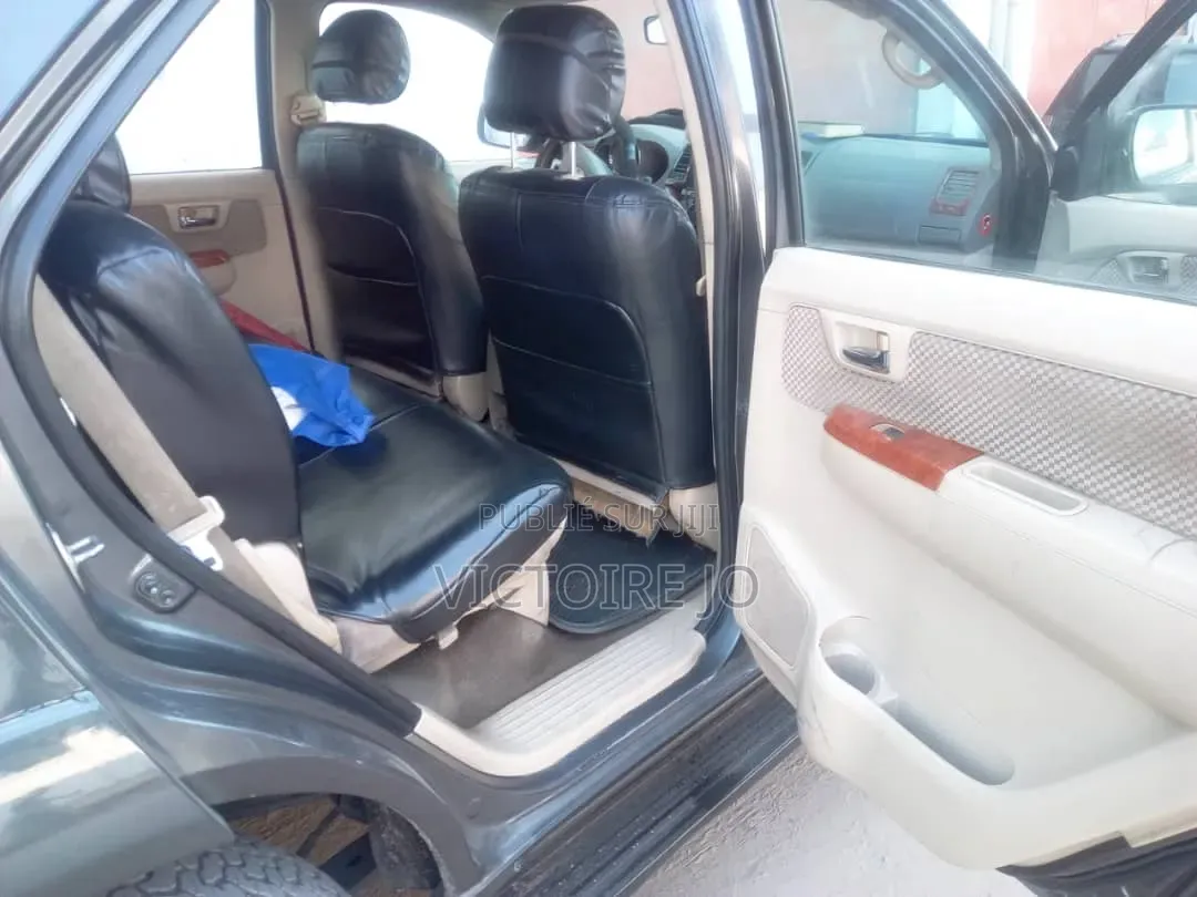 Toyota Fortuner 2014 Gris