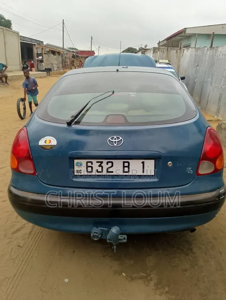 Toyota Corolla 2016 Bleu