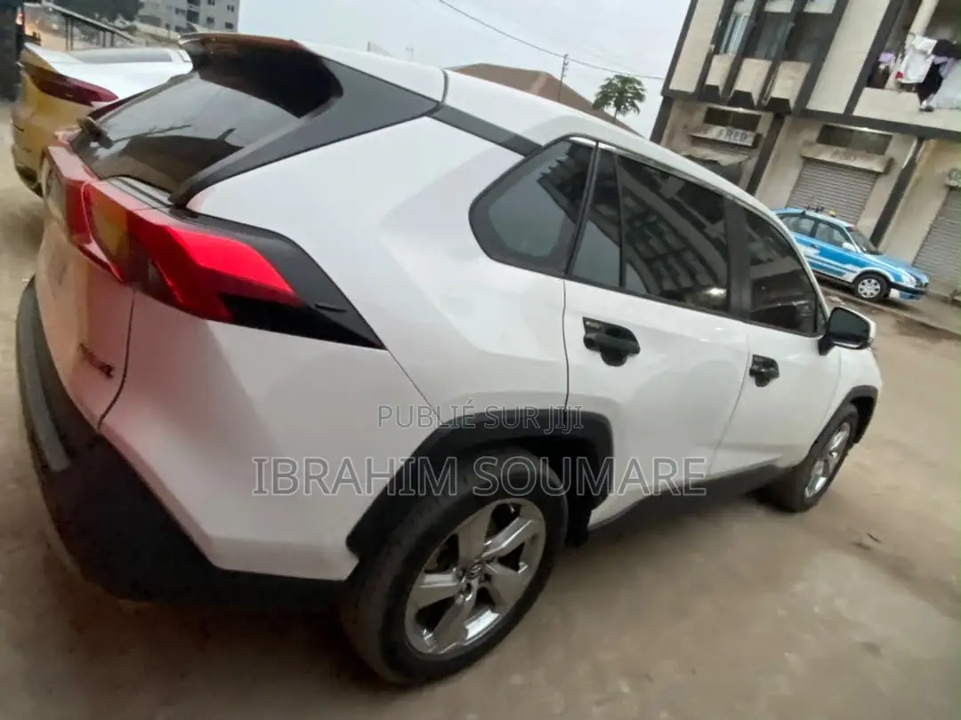 Toyota RAV4 2022 Blanc cassé