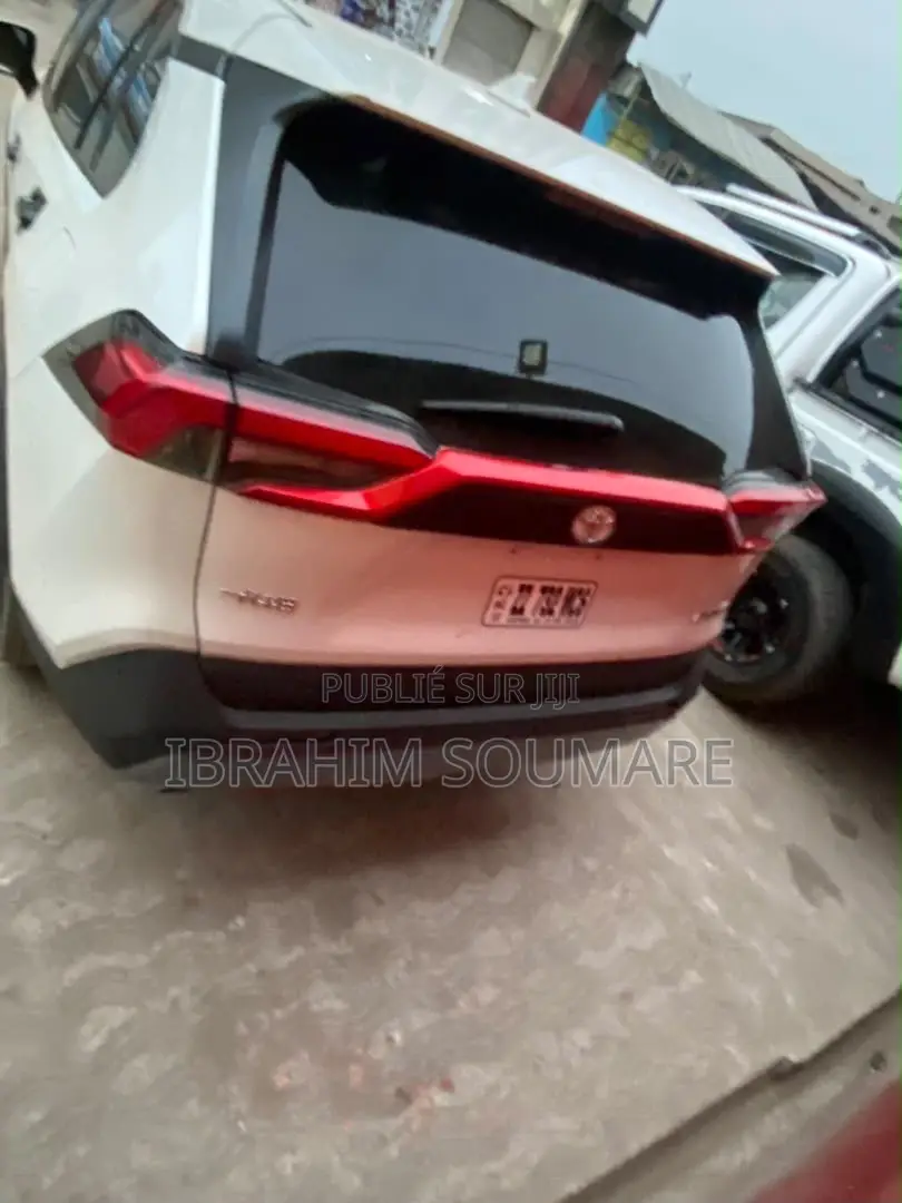 Toyota RAV4 2022 Blanc cassé