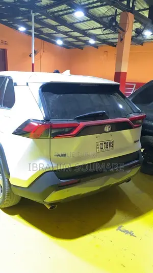 Toyota RAV4 2022 Blanc cassé