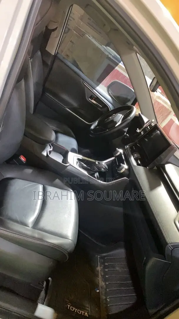 Toyota RAV4 2022 Blanc cassé