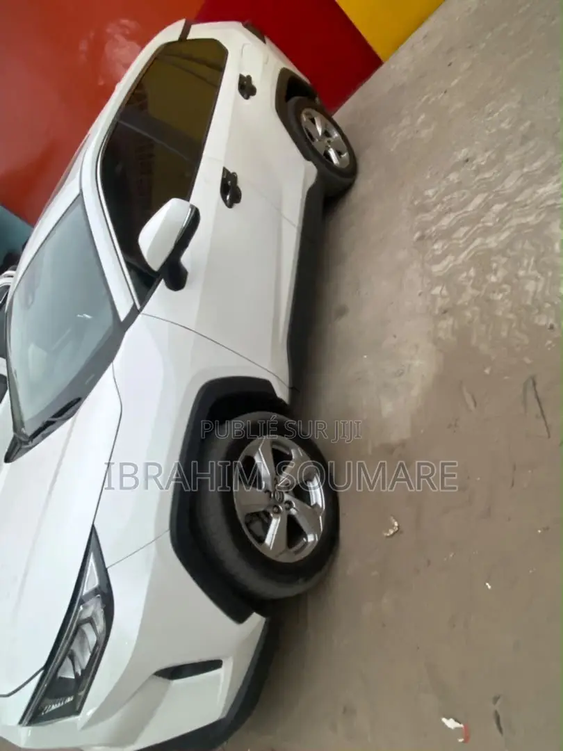 Toyota RAV4 2022 Blanc cassé