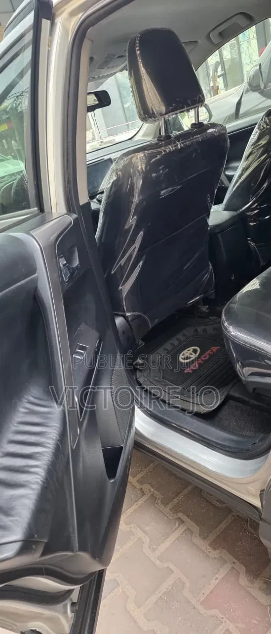 Toyota RAV4 2017 Gris
