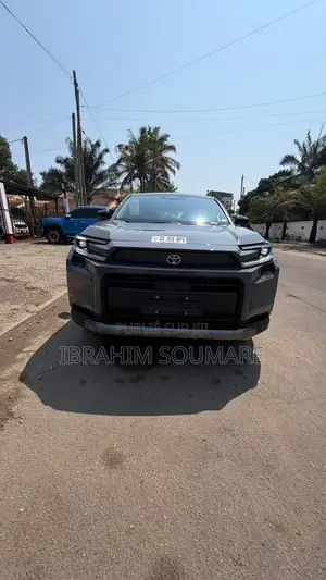 Nouveau Toyota RAV4 2027 Noir Mat