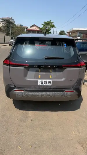 Nouveau Toyota RAV4 2027 Noir Mat