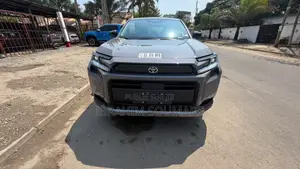Nouveau Toyota RAV4 2027 Noir Mat