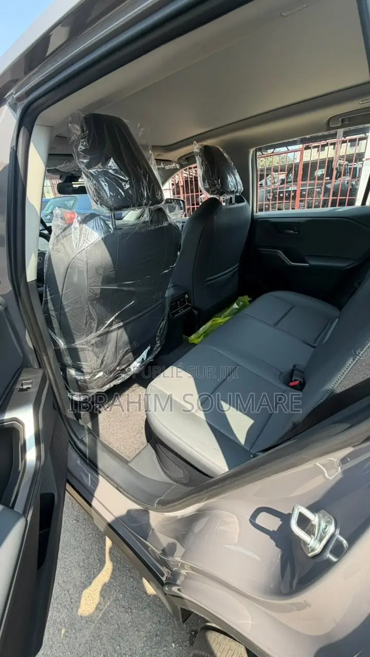 Nouveau Toyota RAV4 2027 Noir Mat