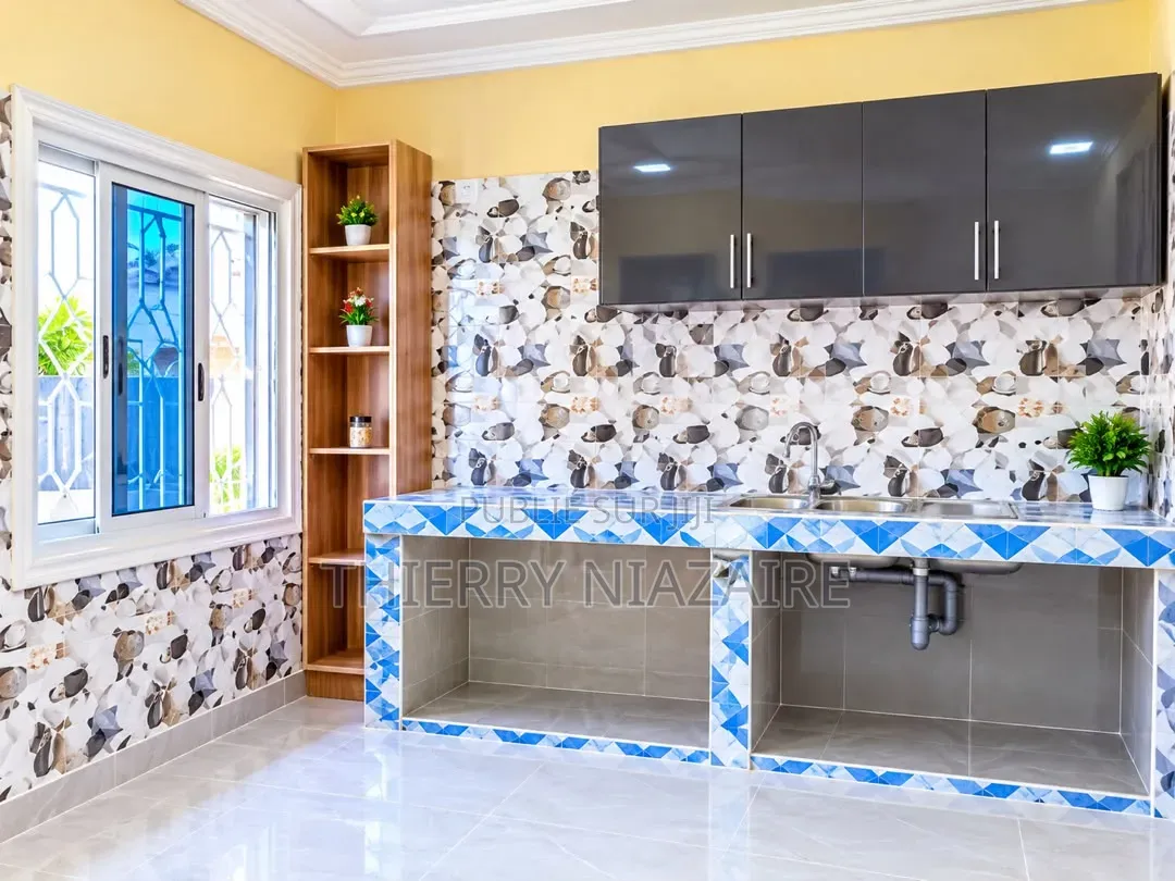3chbre Appartement dans Nt Immobilier, Mongo-Mpoukou à Louer