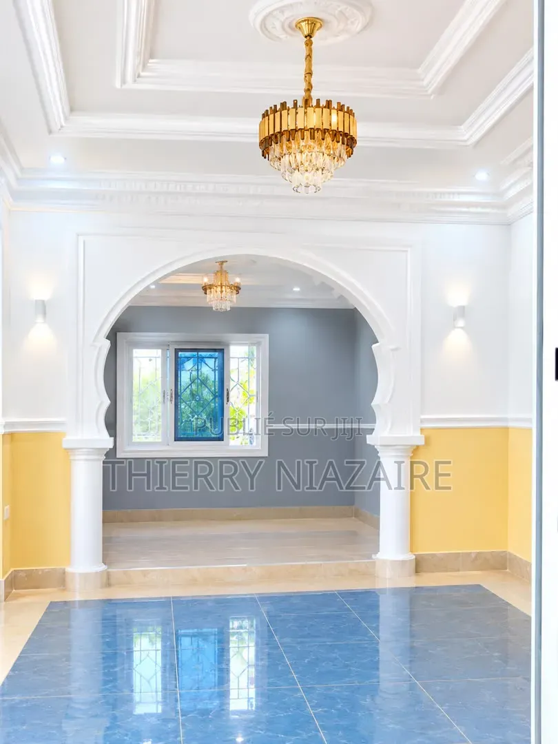 3chbre Appartement dans Nt Immobilier, Mongo-Mpoukou à Louer