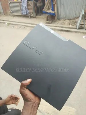 Ps3 À Vendre Acheté Il Y a 3 Mois À Débattre Craqué Avec 7 Jeux