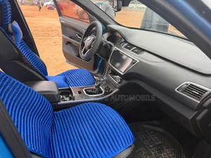 Land Rover Range Rover Evoque SE Premium 4x4 5-Door 2019 Bleu