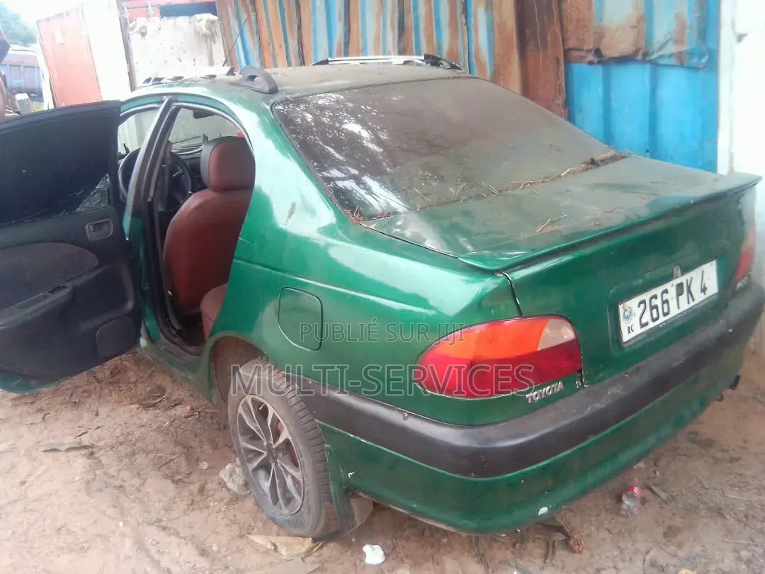 Toyota Avensis 2015 Vert