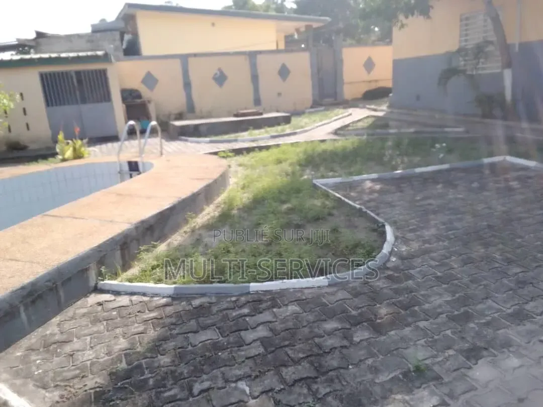4chbre Villa dans Tié-Tié à Vendre
