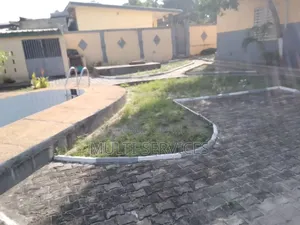 4chbre Villa dans Tié-Tié à Vendre