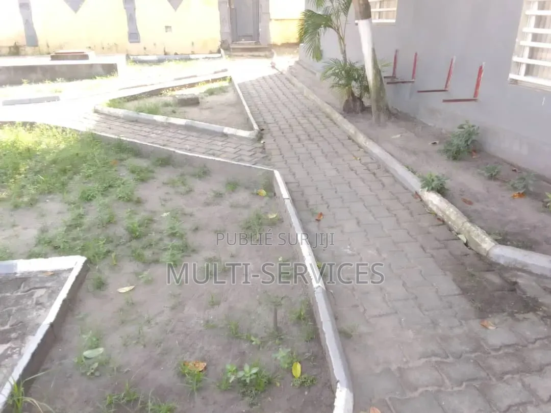 4chbre Villa dans Tié-Tié à Vendre
