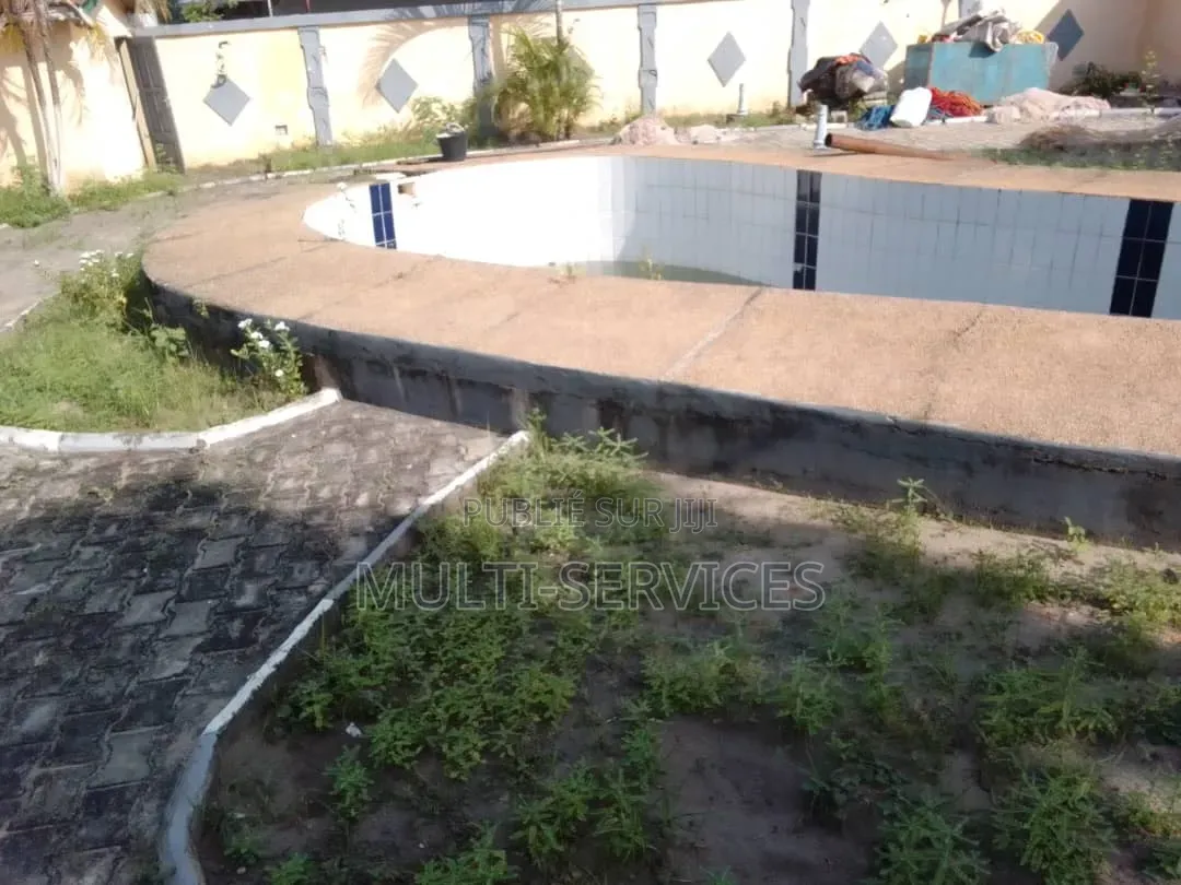 4chbre Villa dans Tié-Tié à Vendre