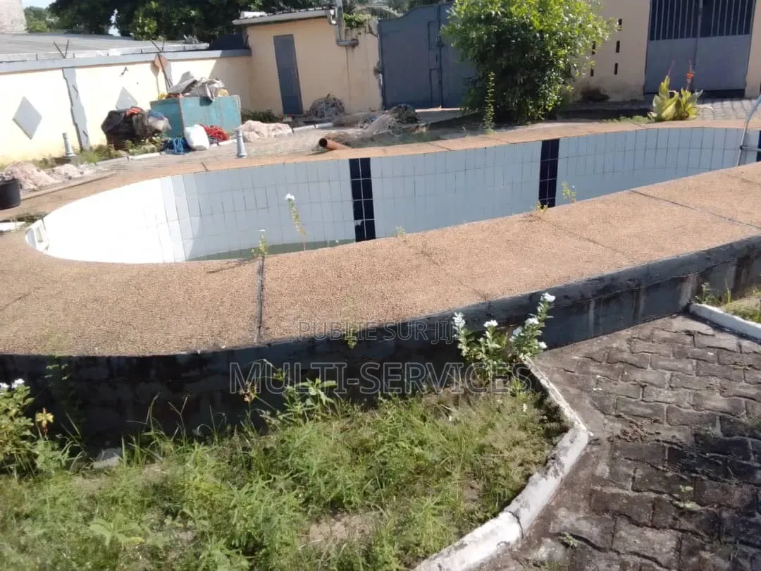 4chbre Villa dans Tié-Tié à Vendre