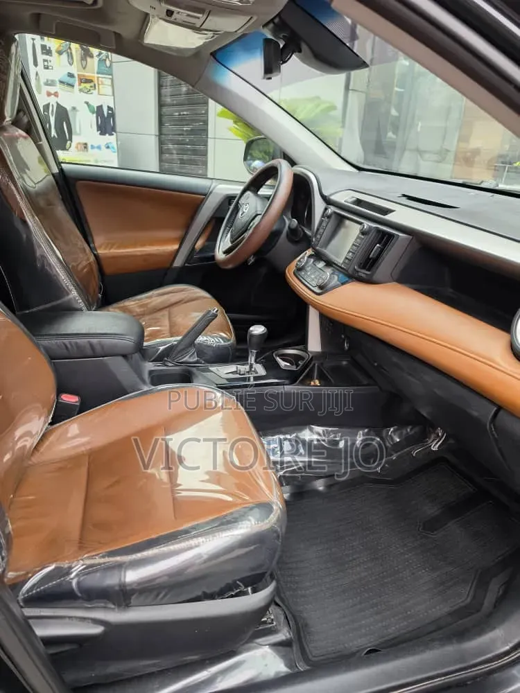Toyota RAV4 2016 Noir