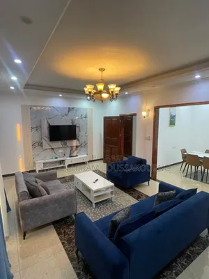 Furnished 4chbre Appartement dans Appartement Meublé, Moungali à Louer