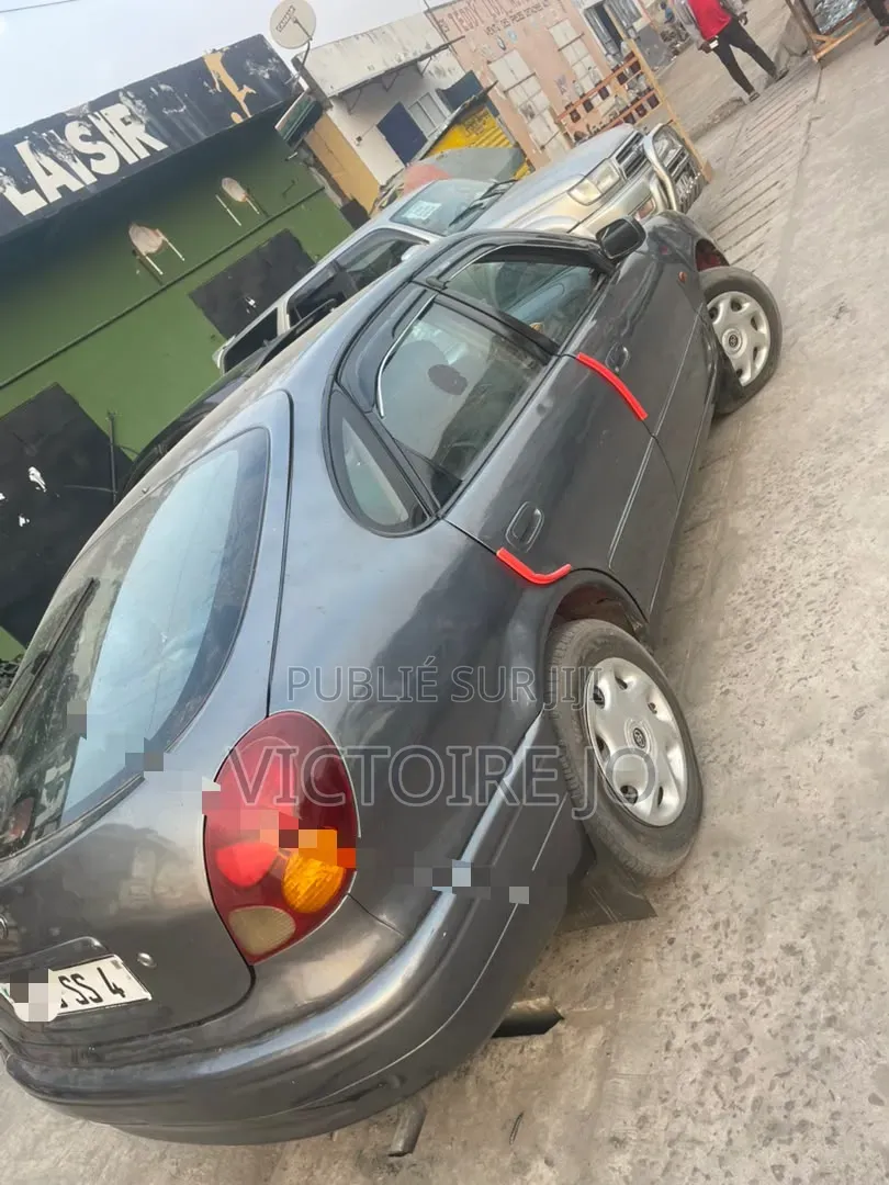 Toyota Corolla 2015 Gris