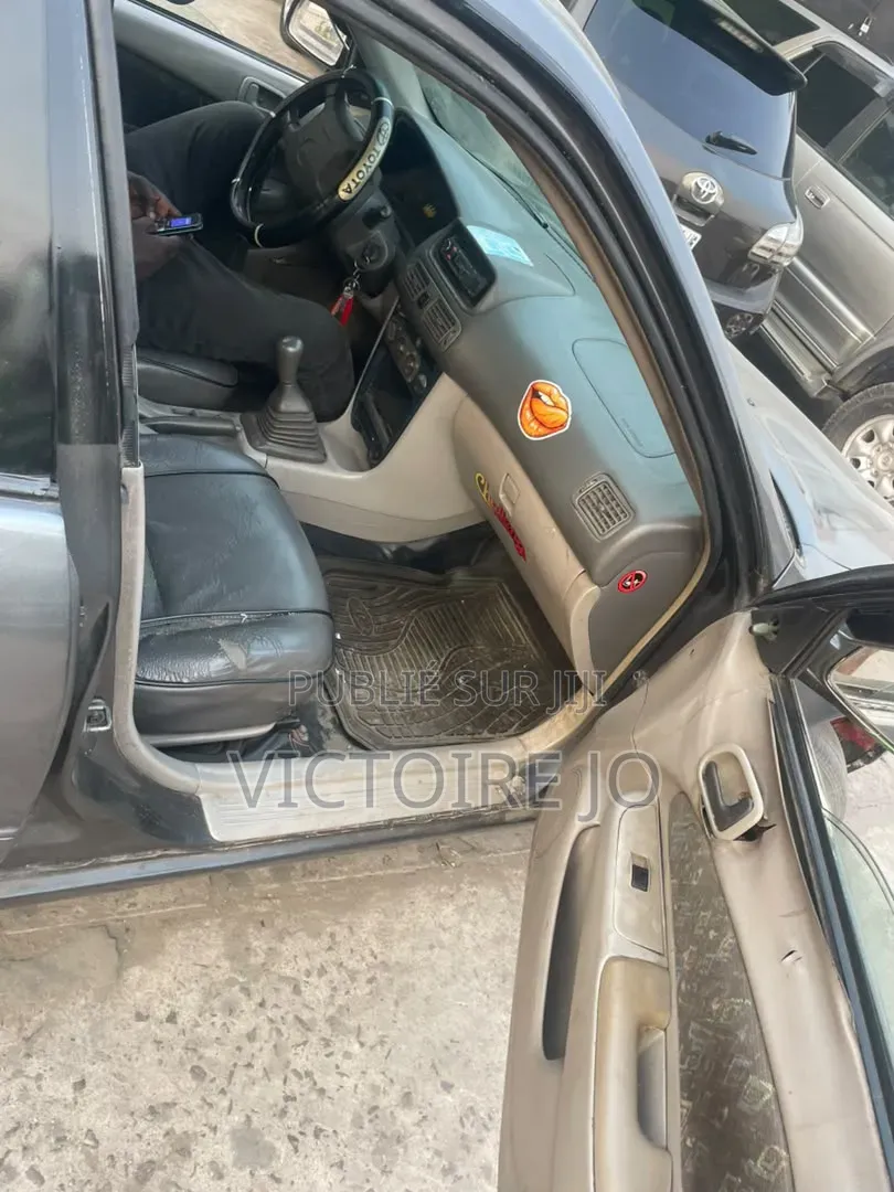 Toyota Corolla 2015 Gris