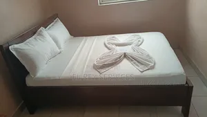 Meublé 3chbre Appartement dans El Rey Appartements, Ouenzé à Louer