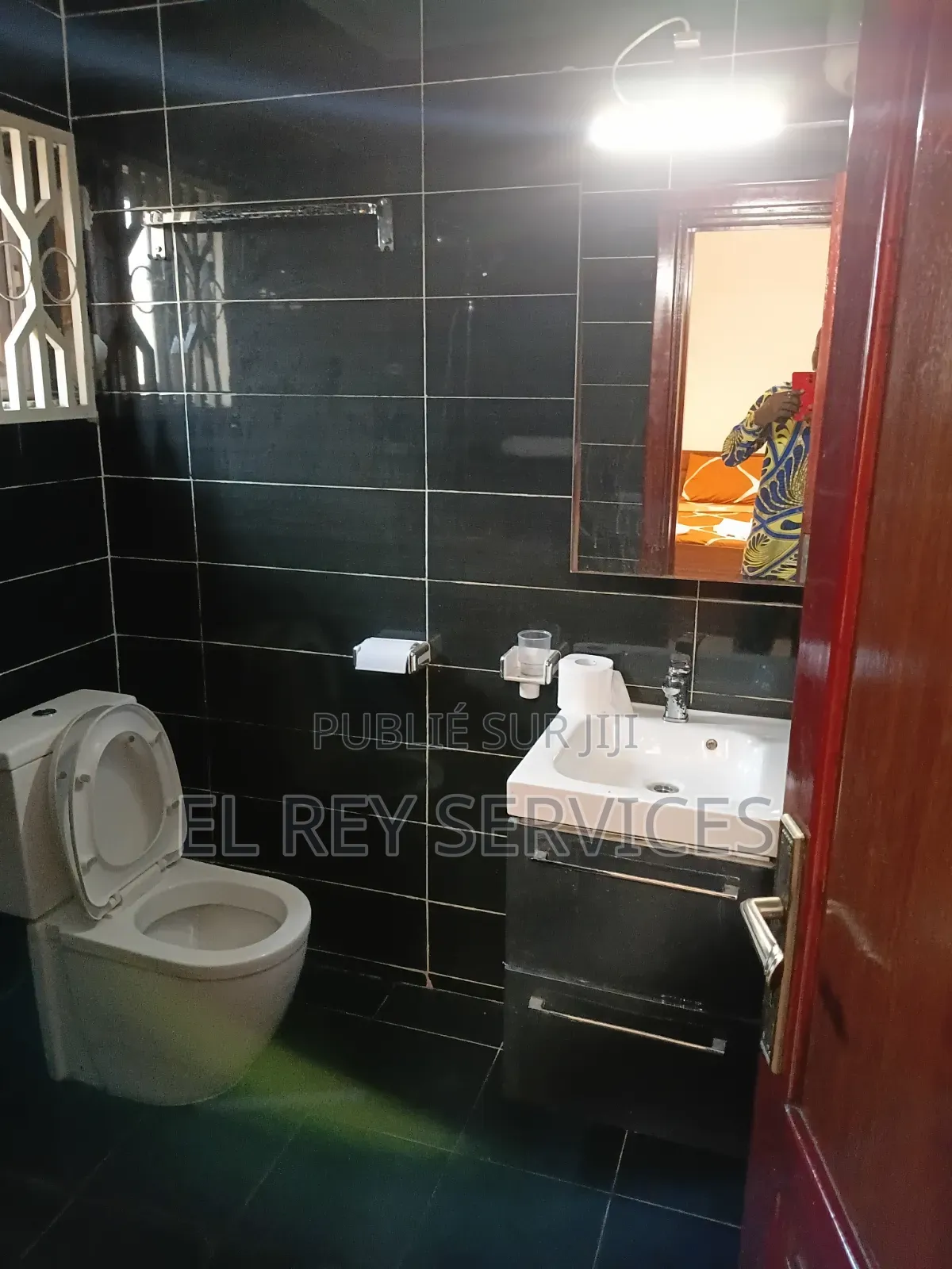 Meublé 3chbre Appartement dans El Rey Appartements, Ouenzé à Louer